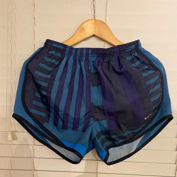 Nike Shorts - Picture 2 of 3